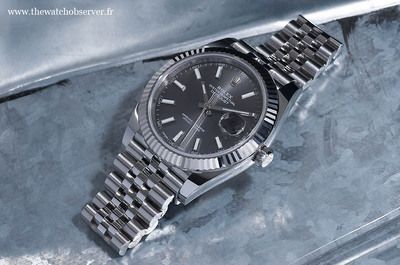 La Datejust 41, qui fait son apparition sous cette dénomination à Bâle 2016 et apparaît au catalogue Rolex sous la référence 126334 un an plus tard, illustre parfaitement l'engouement qui caractérise cette ligne de montres sport-chic masculines.