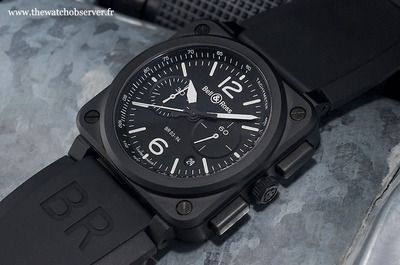 Reconnaissable entre tous, ce chronographe Bell & Ross très masculin bénéficie d'une vraie personnalité, tout à fait à part dans l'univers des montres de luxe en général et des montres d'aviateur en particulier. Bref, un très beau chrono pour Hommes !