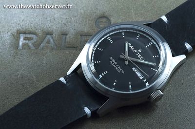 Si Ralf Tech investit avec l'Académie le segment de la montre classique et polyvalente, la marque n'en oublie pas pour autant ses origines, cette nouvelle collection affichant notamment une étanchéité très rassurante de 200m. Ci-dessus l'Académie Driver.