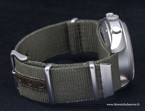 Pour parachever le look de cette montre d'aviateur, Hamilton l'équipe d'un bracelet de type NATO, très confortable et parfaitement cohérent dans ce contexte.