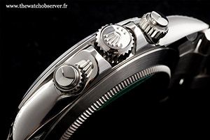 Caractéristique identitaire de cette légende horlogère signée Rolex, les poussoirs du Cosmograph Daytona sont vissés, permettant ainsi d'éviter un déclenchement ou un arrêt accidentel du chronographe.