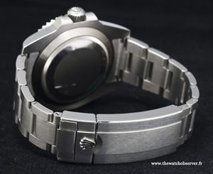 Le classique bracelet Oyster à trois maillons brossés de la Submariner 114060 est équipé d'un fermoir Glidelock - fermoir qui à lui seul pourrait justifier l'achat de la montre !
