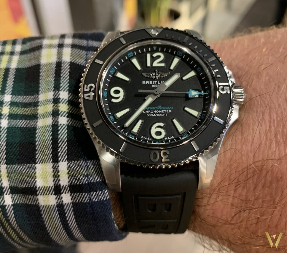 Photo au poignet - montre Breitling SuperOcean Premiers de Cordée
