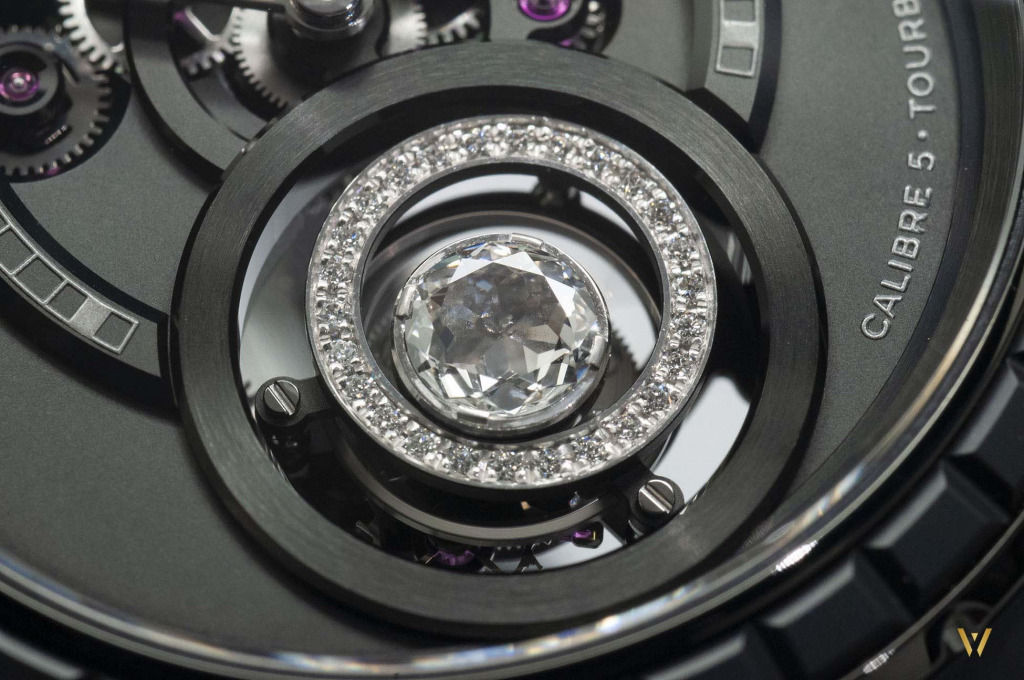 Diamant solitaire - montre Chanel J12 Tourbillon Diamant Calibre 5 réf. H7380
